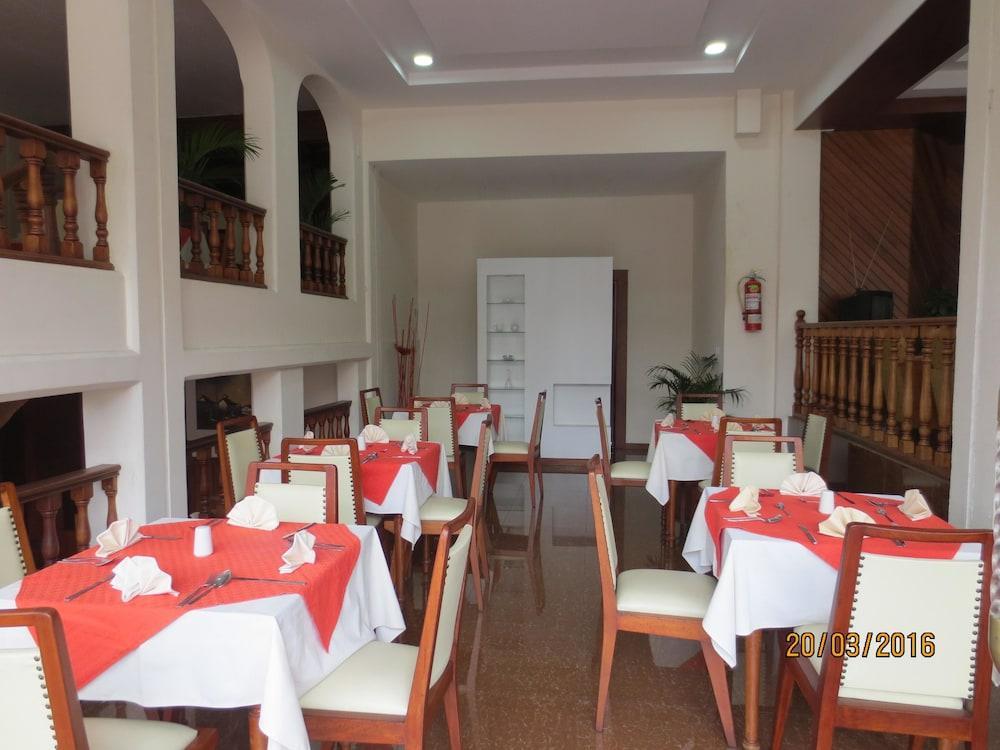 Hotel Cumanda Alfaro エクステリア 写真